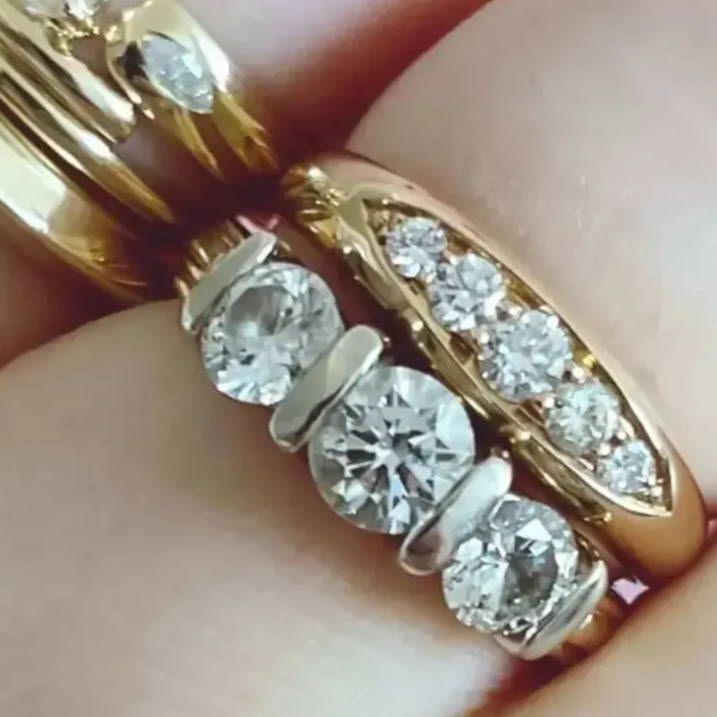 Lauren Maxwell's rings close up