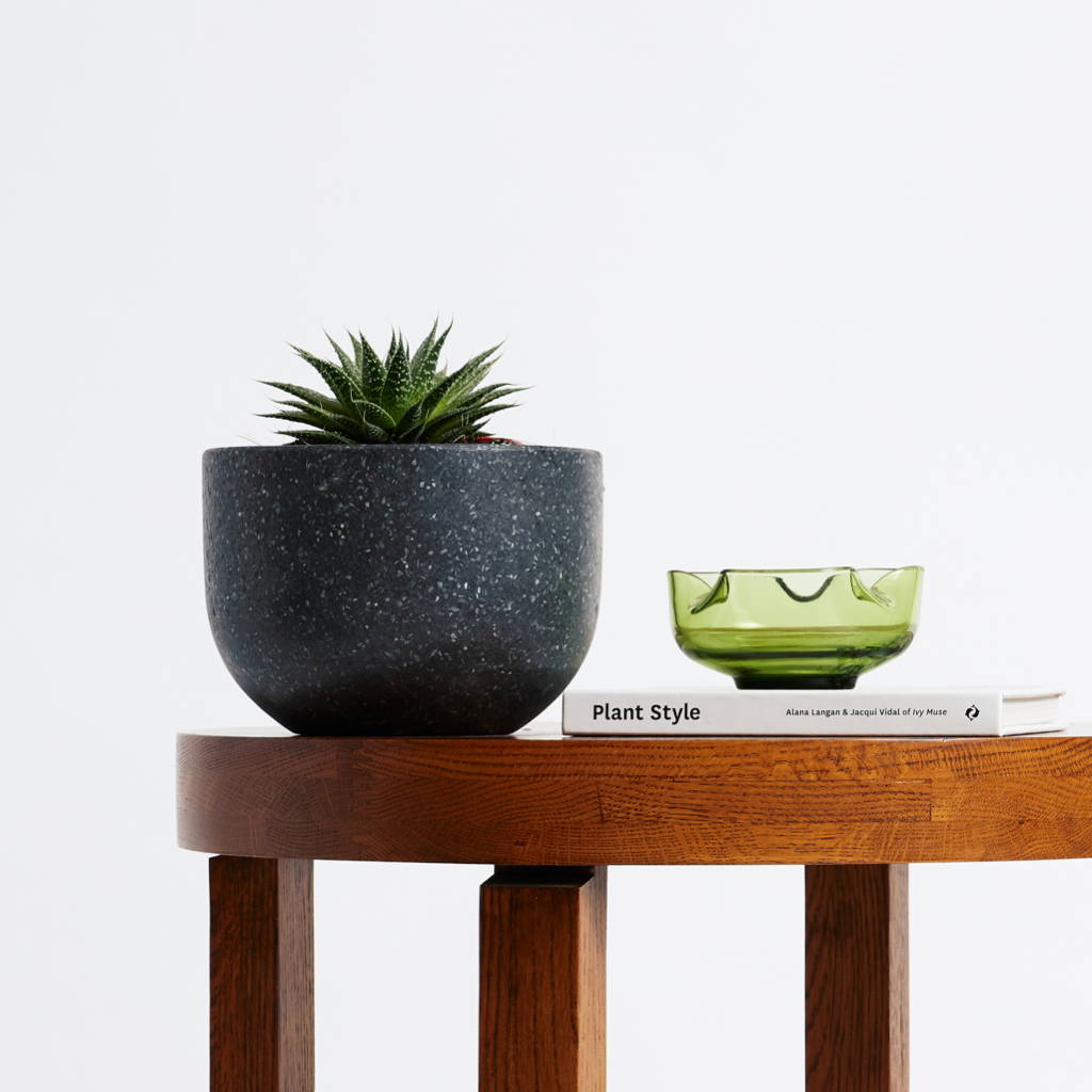 Aloe Flow and Accessories on table from The Good Plant Co