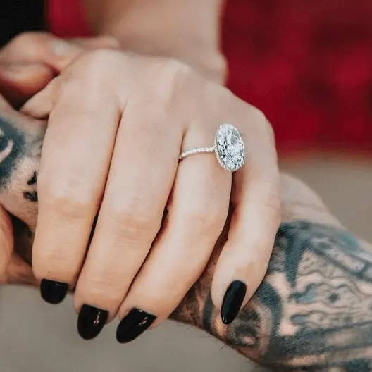 celebrity-oval-diamond-engagement-rings