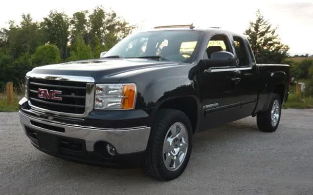 Paul's 2010 GMC Sierra 1500 with Nathan AirChime K5LA train horn overview photo 1