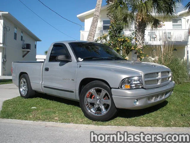Jason's 2002 Dodge Dakota with Shocker XL Train Horn overview photo 1
