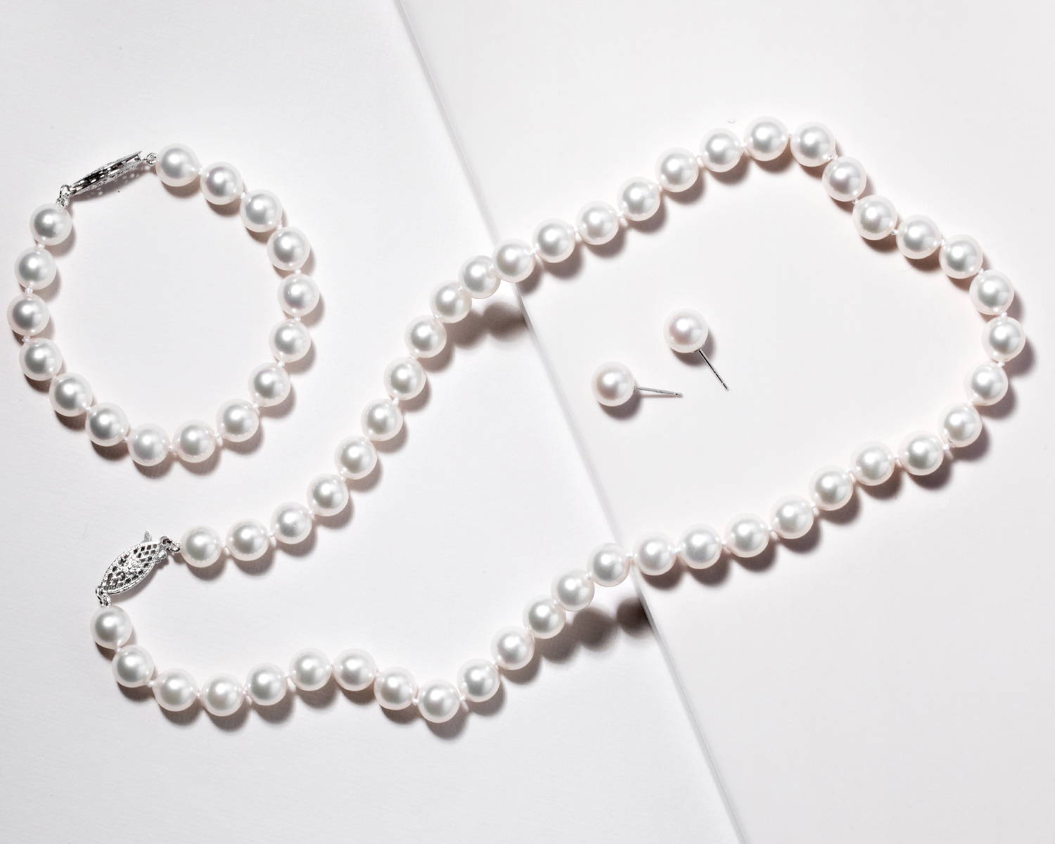 Gem Grade White Freshwater Pearl Necklace Bracelet and Earring Set