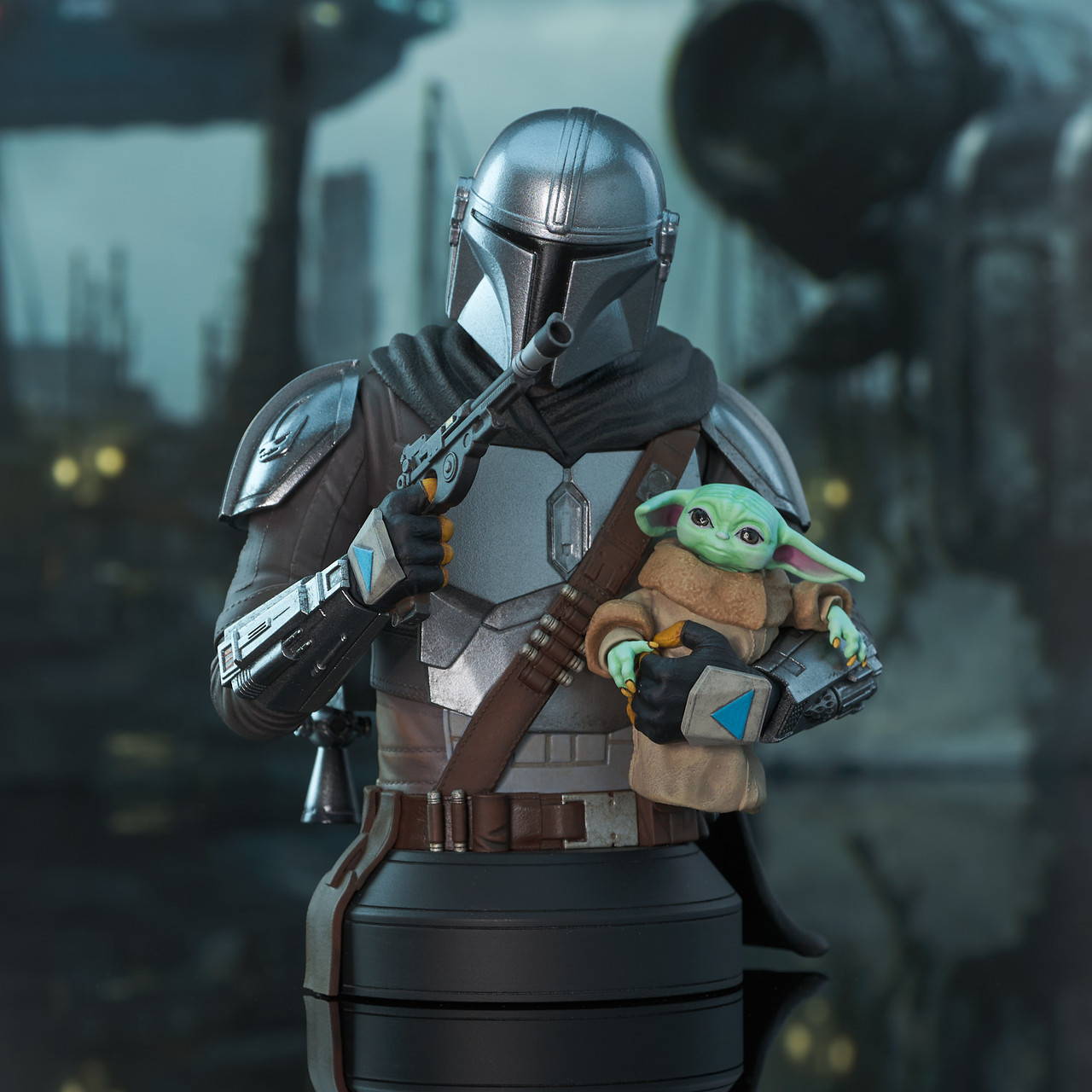 Star Wars: The Mandalorian™ - The Mandalorian™ with Grogu™ Mini Bust - St Patrick's Day Exclusive
