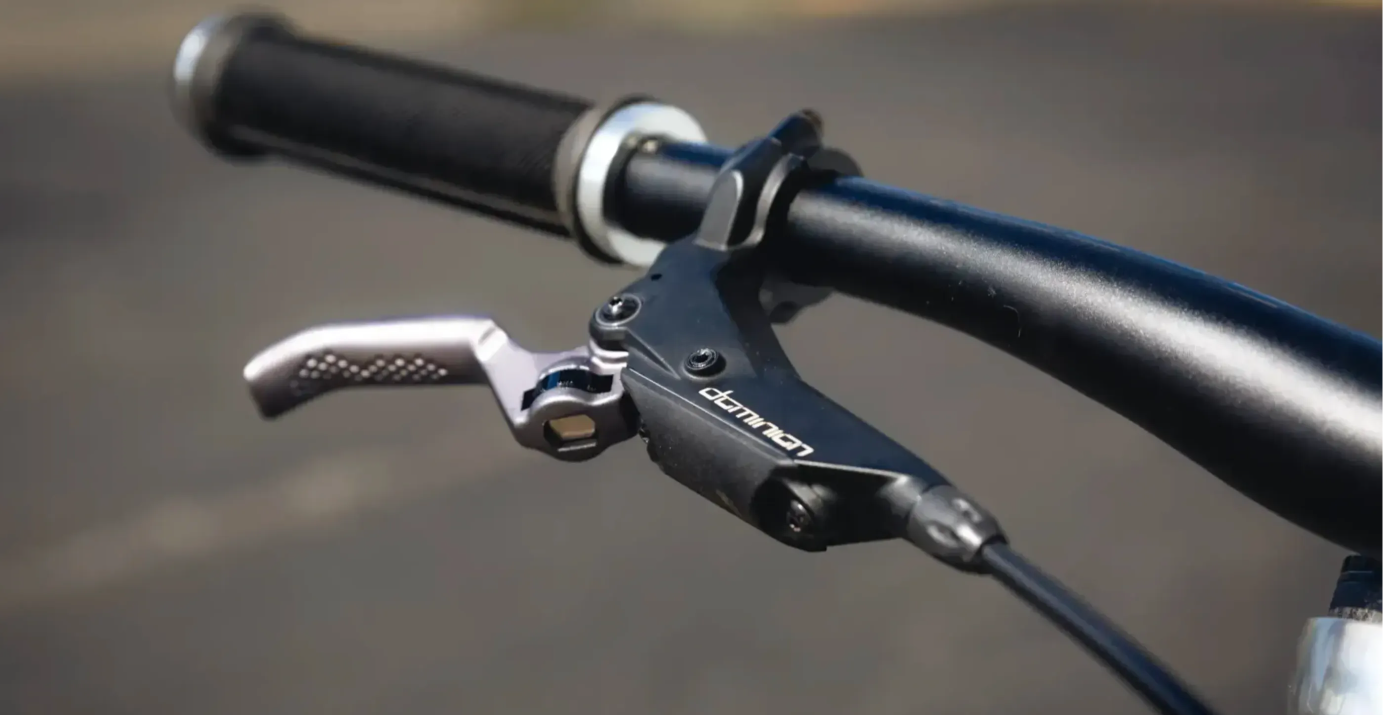 hayes dominion a4 mountain bike brakes on oneup components carbon handlebars