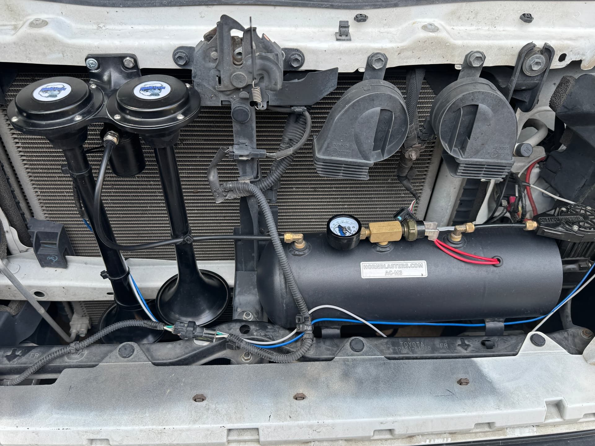 Joel’s 2021 Toyota Tacoma with 2-Chime 3-Liter Air Horn Kit