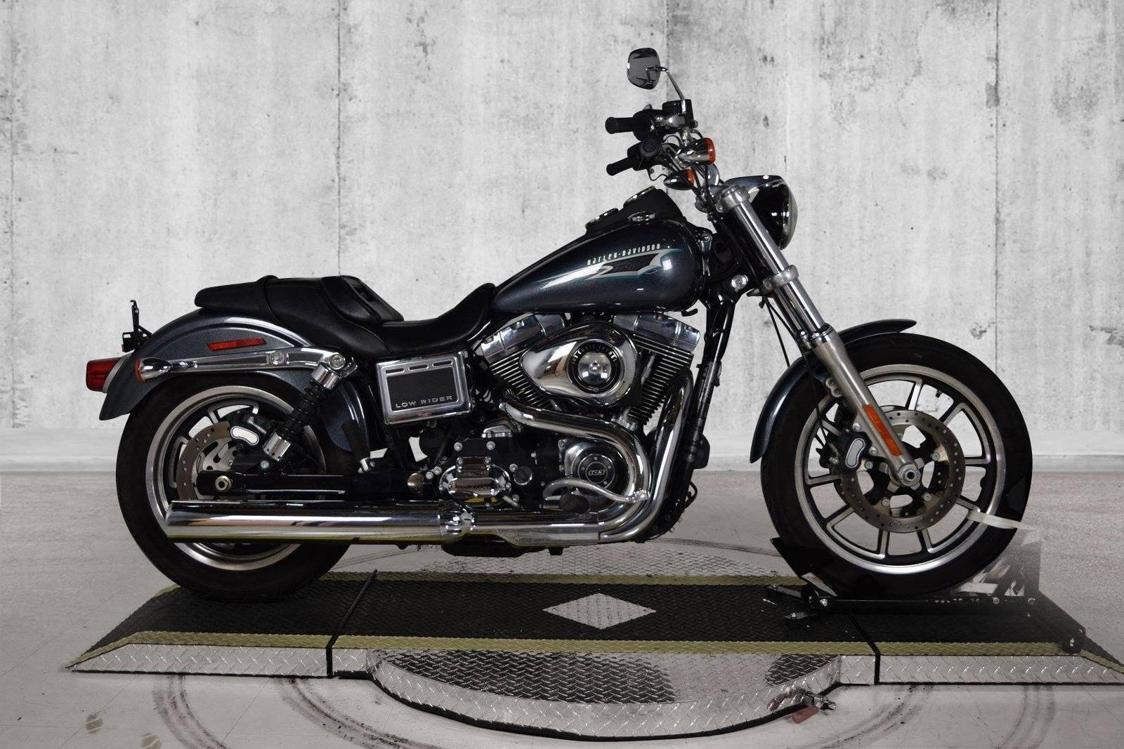 Harley Davidson Dyna Motorcycle: A Vaporizer Guide at DopeBoo.com
