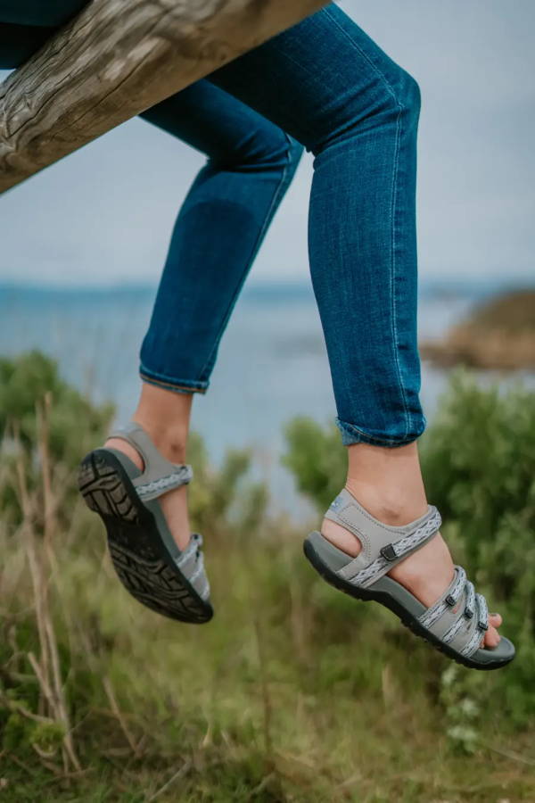 Choosing the Best Hiking Sandals | Viakix