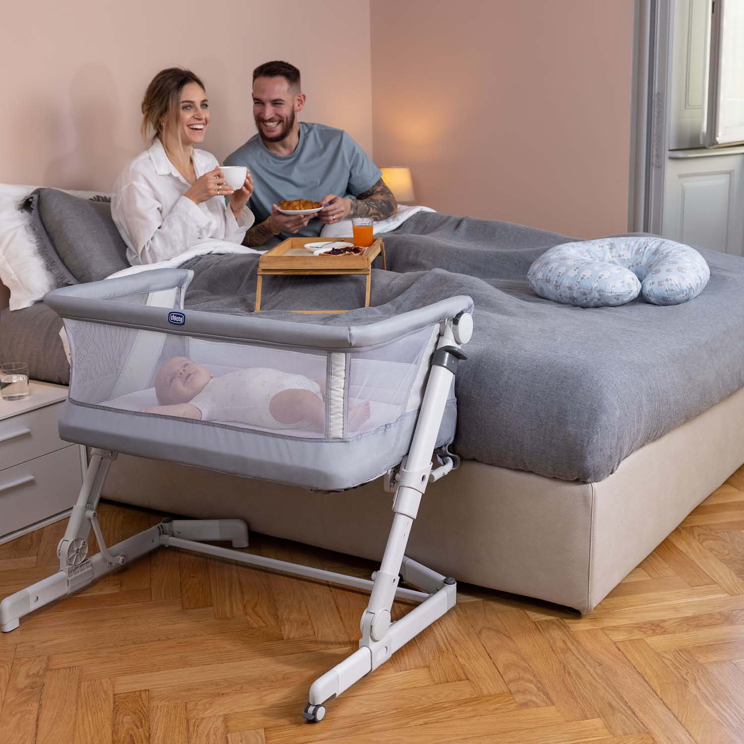 Chicco next2me 10840 Review, Bassinet and bedside sleeper