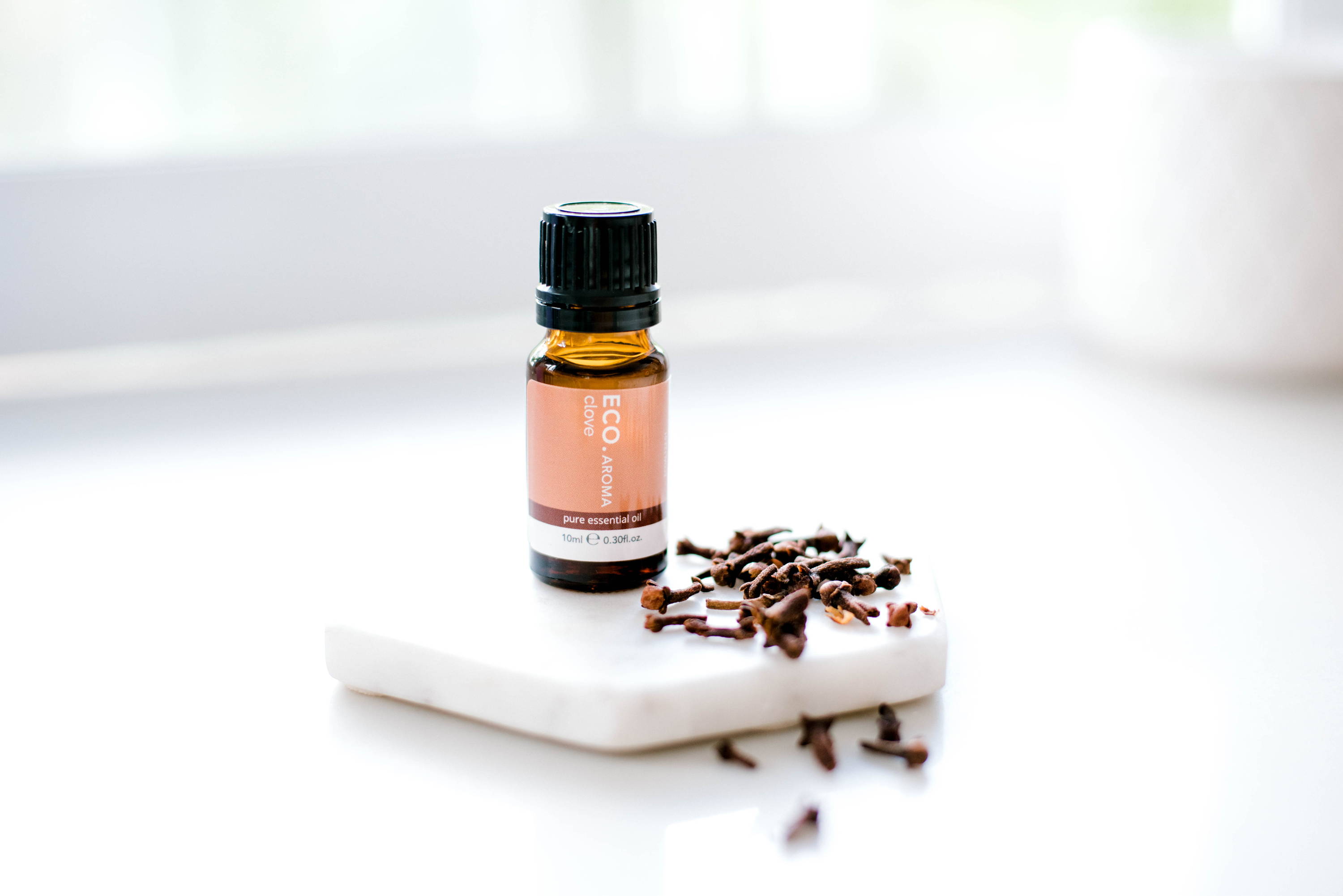 uses and benefits of clove essential oil