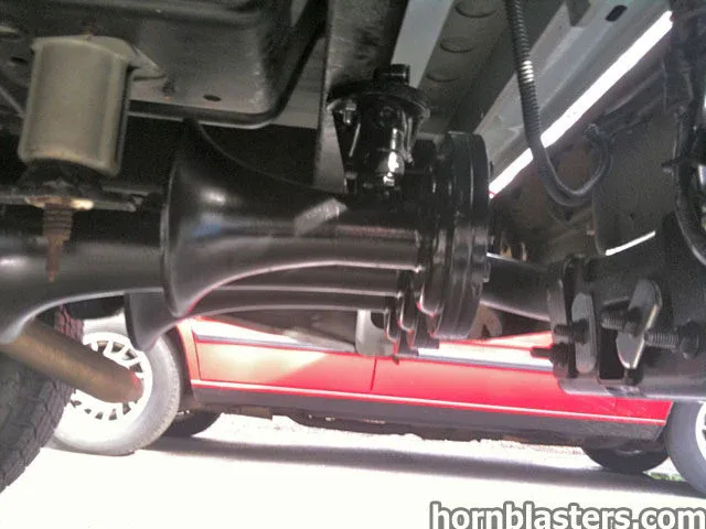 Air line routing detail on Mark's 2005 Dodge Dakota photo 4