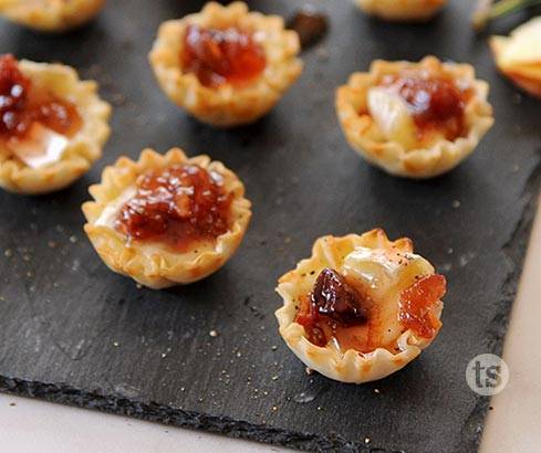 holiday spiced brie bites