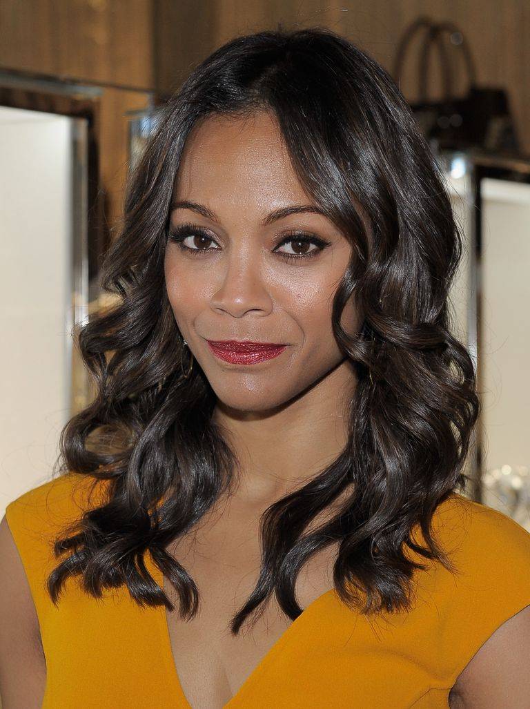 Zoe Saldana with curly hair 