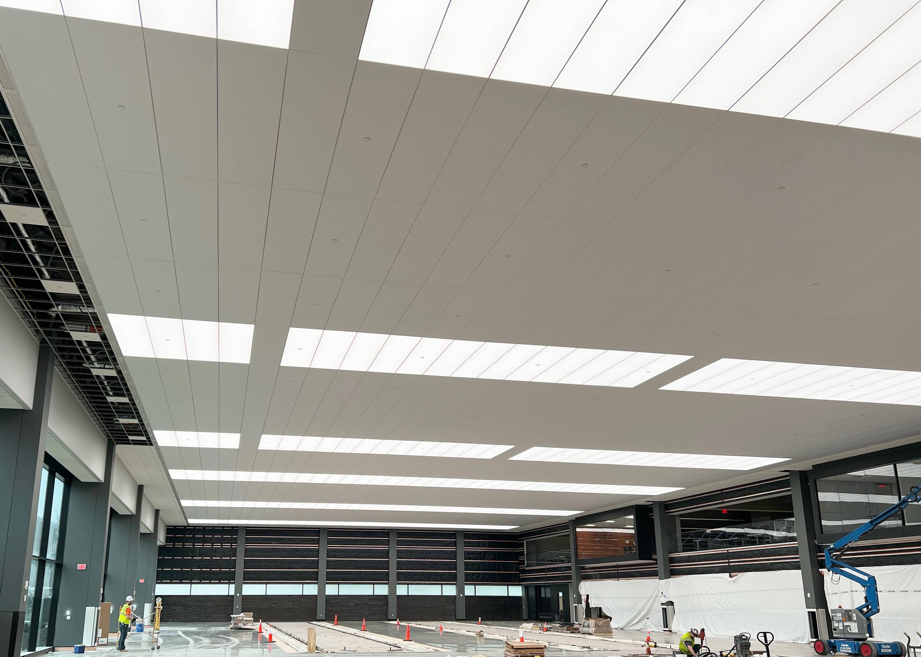 Data Center interstitial ceiling grid supporting large ceiling and light installation