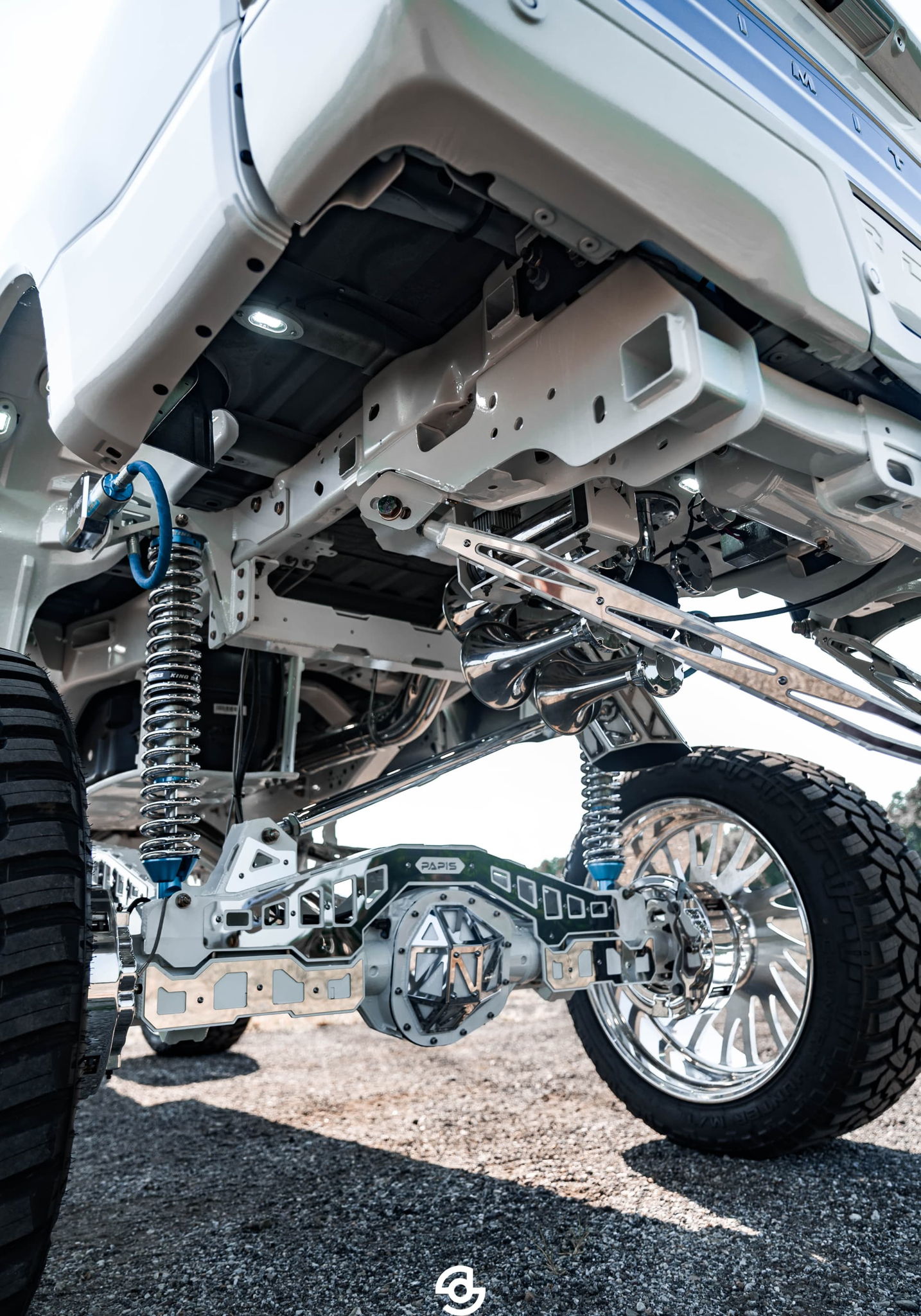 2022 Ford F250 with Admiral 544 Train Horn Kit and Goliath Train Horn Mount installed