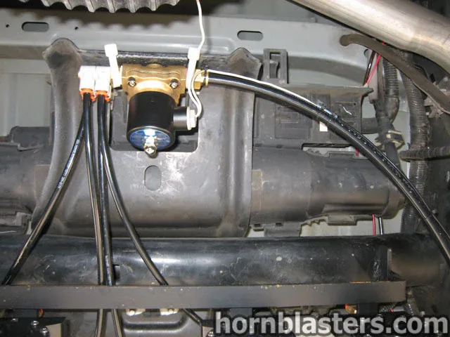 Jason's 2007 Ford F150 SuperCrew Cab Train Horn Install