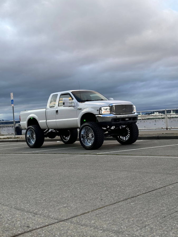 Jonathon 1999 Ford F250 Spare tire delete kit