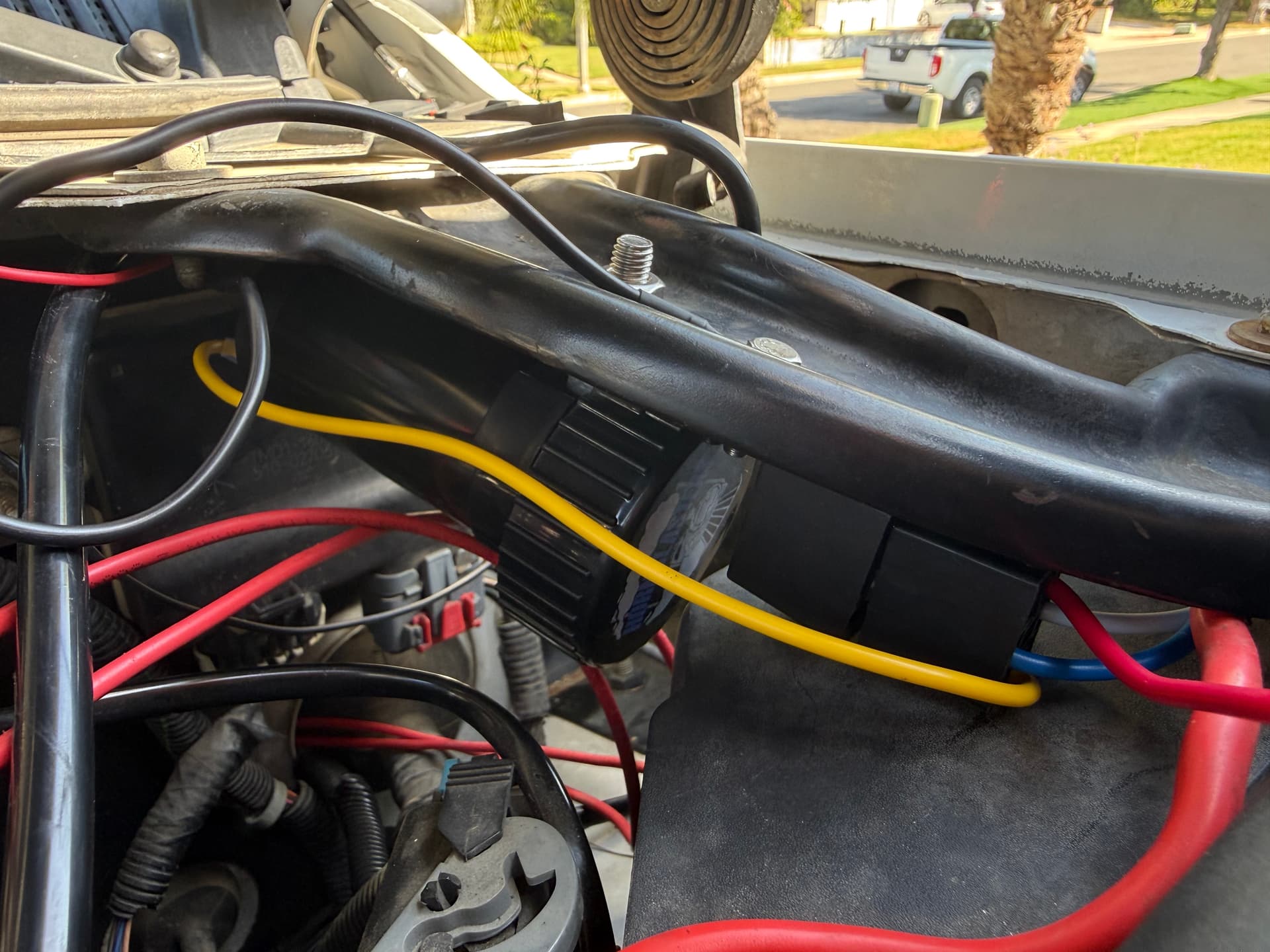 Blake's 2006 Chevy Suburban Truck Sniper Electric Horn install gallery photo 2