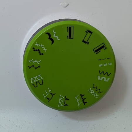 Buttonhole setting on a Pfaff sewing machine