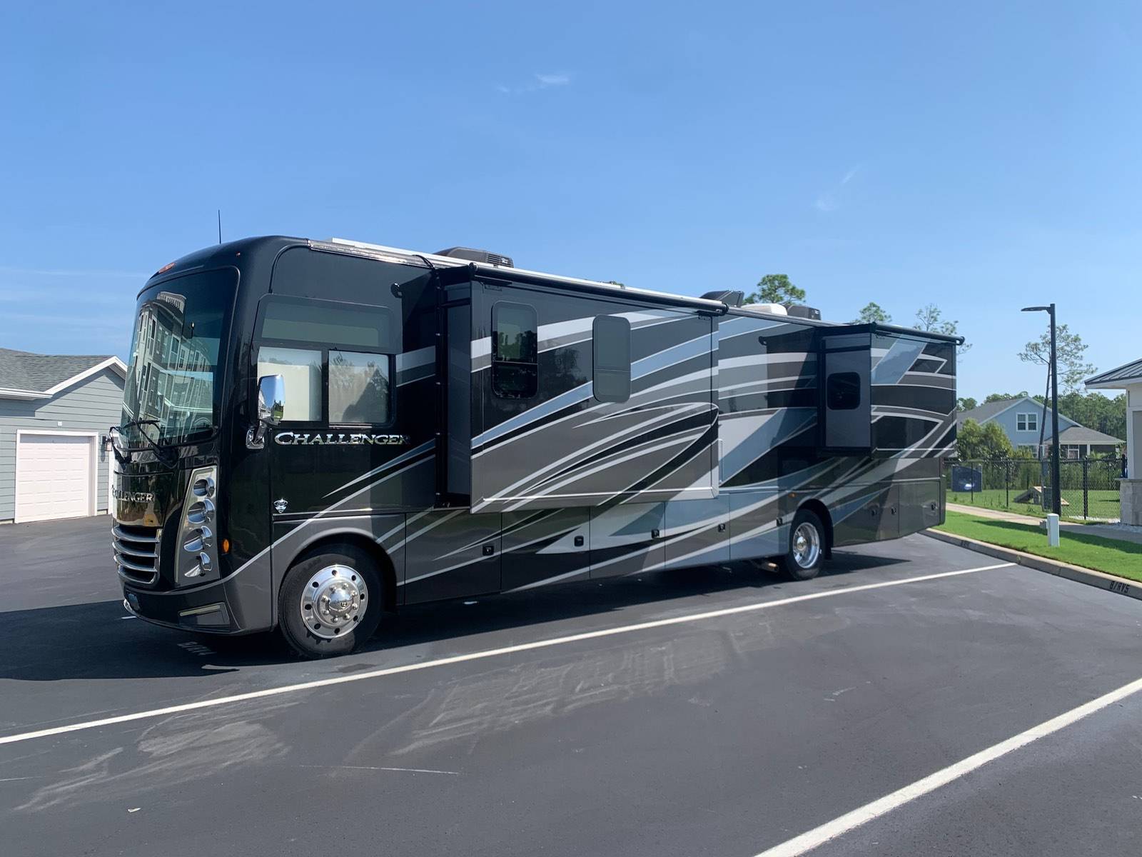 Gary's 2022 Thor Challenger 37DS Train Horn Install with Shocker