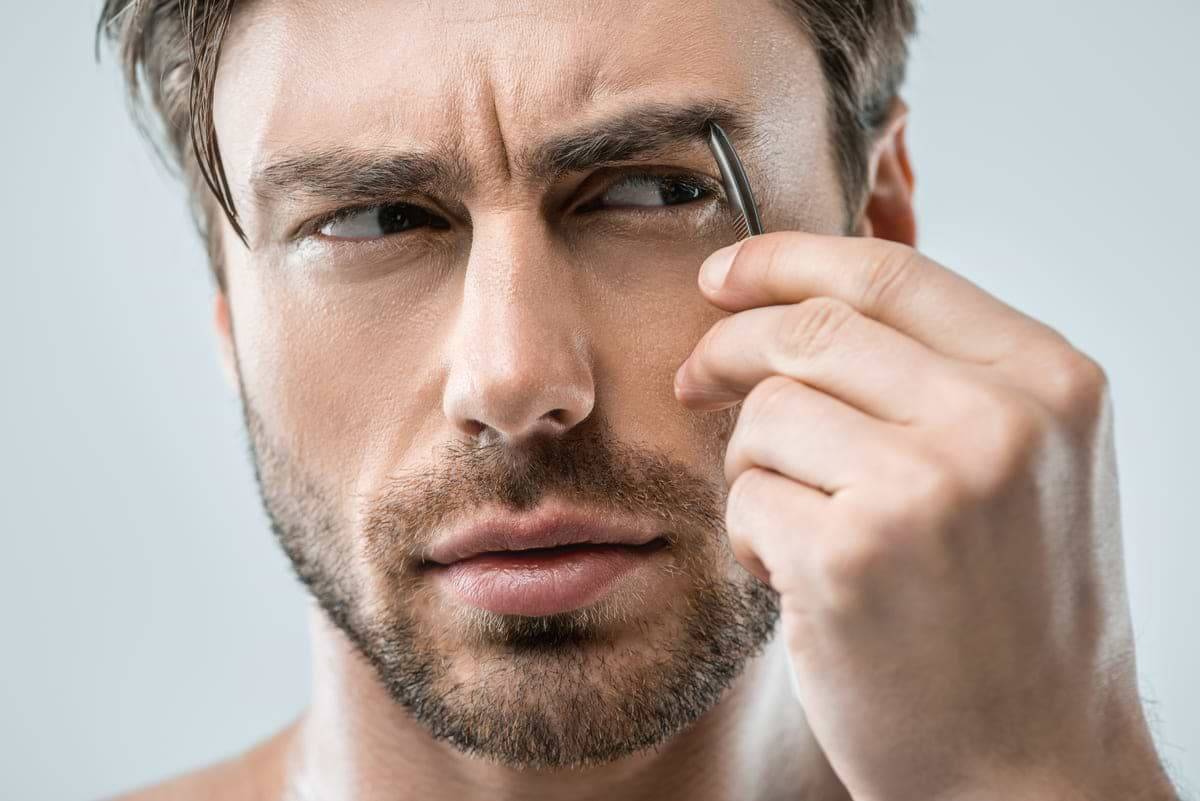 Augenbrauen für Männer: Tipps & Tricks.