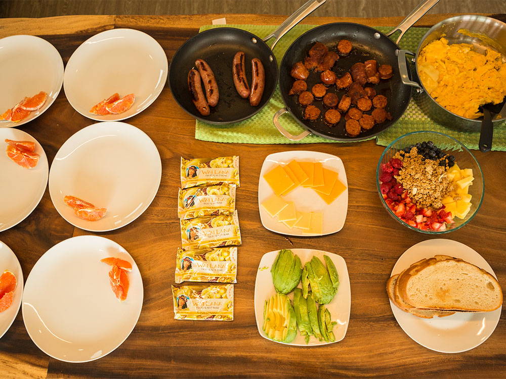 Breakfast table layout