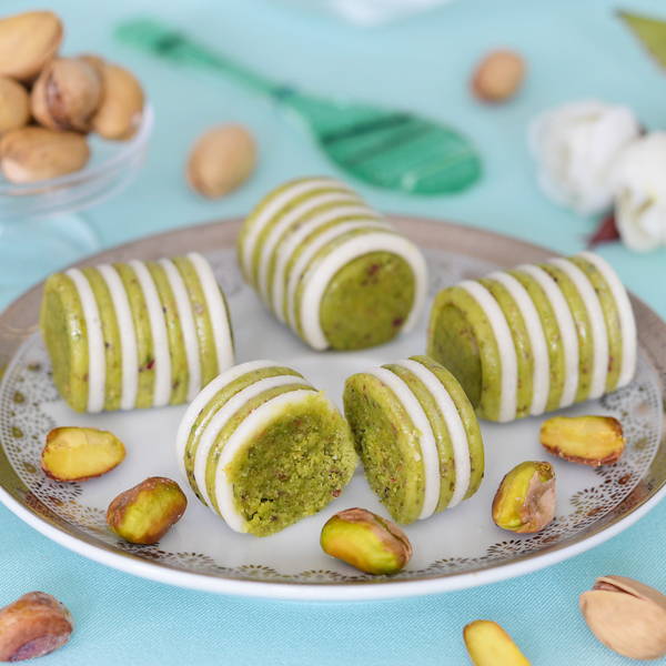 Soft mixture of almond and pistachio