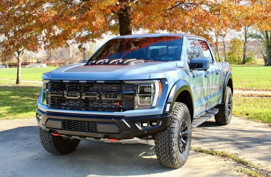 2023 Ford F150 Raptor R front view outdoors