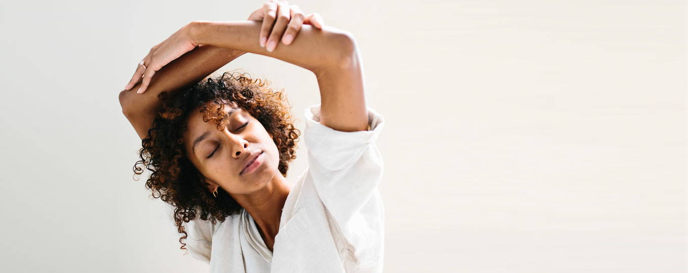 Rituel matinal : réveil et étirements ensoleillés