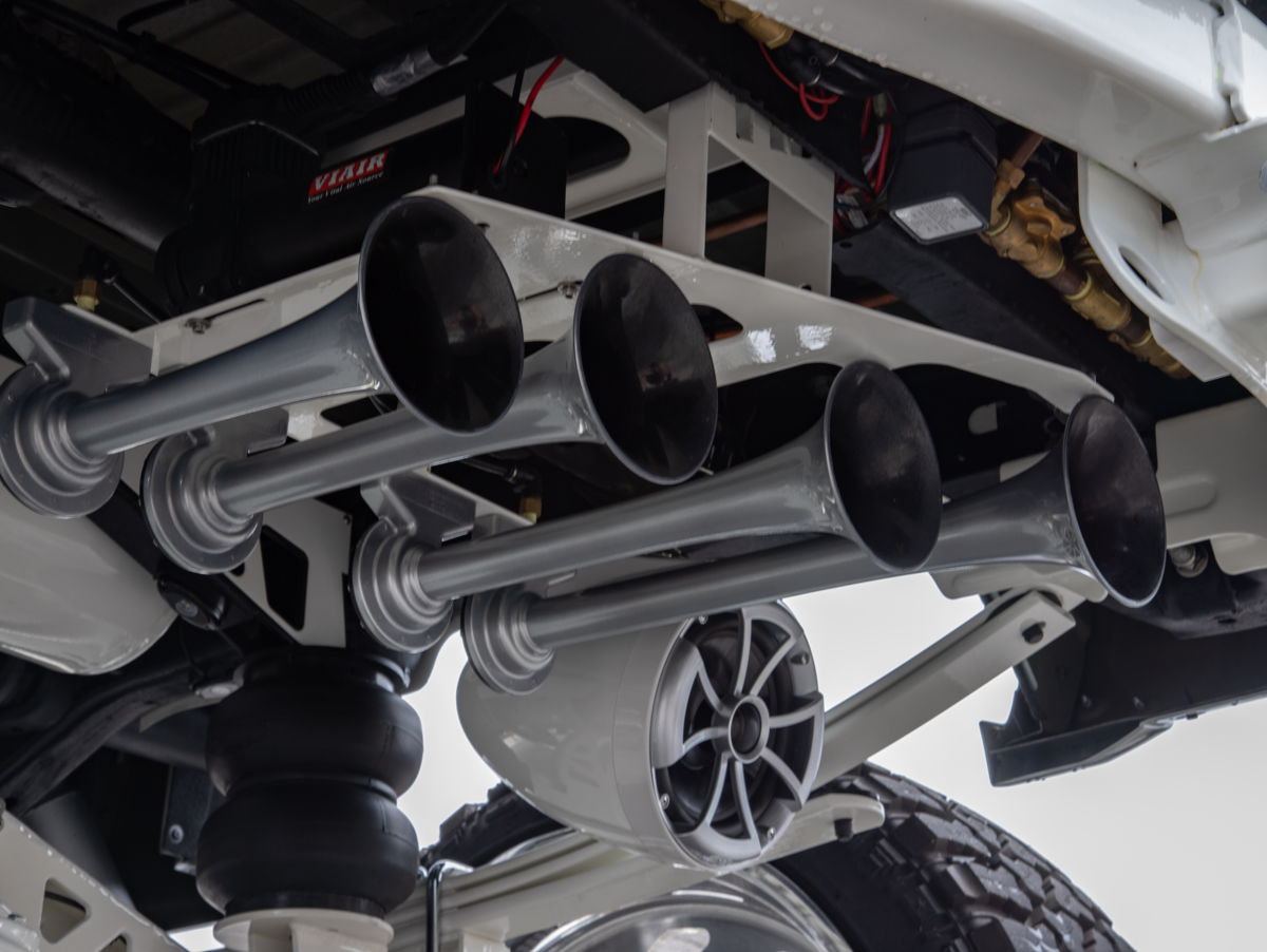 Lifted truck with custom air suspension setup