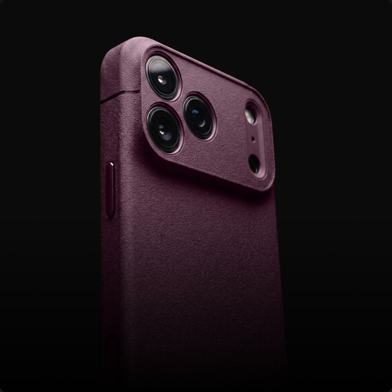 Sheath - Caudabe iPhone 18 Collection