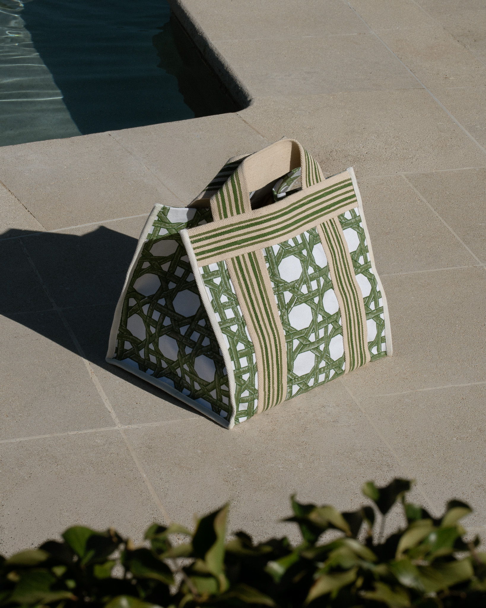 #seo: Oh My Cream Summer Tote Bag