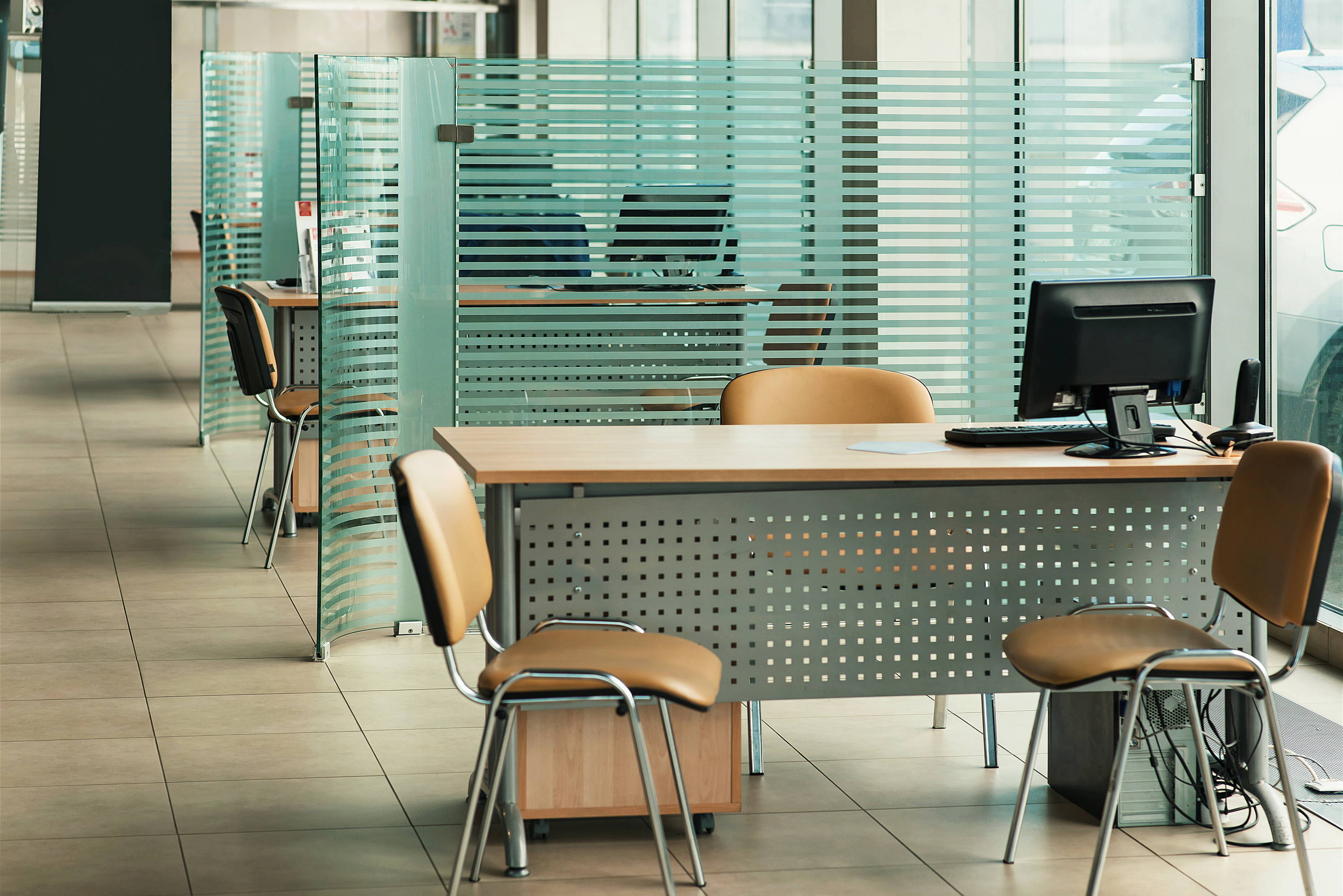 Decorative glass office partitions 