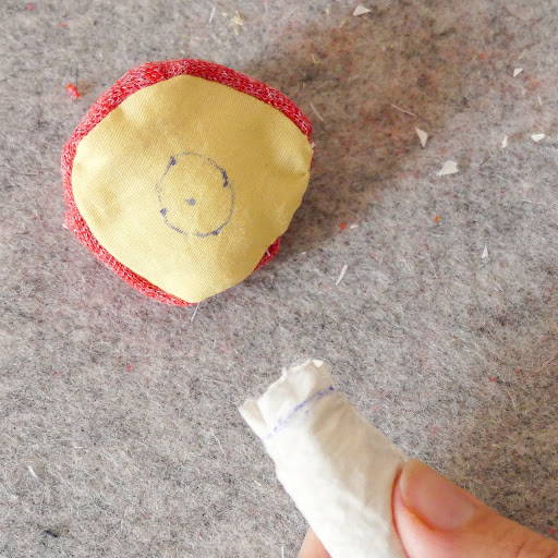 draw a circle with temporary fabric marker