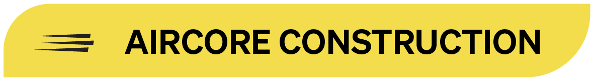 Enseigne « Aircore Construction » sur fond jaune.