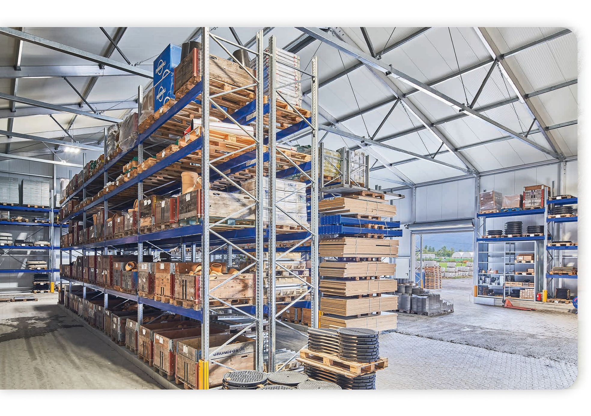 PROspan Warehouse interior pallet racks