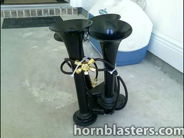 Detail of Shocker XL train horn plumbing on 2002 Ford Focus HornBlasters gallery photo 6