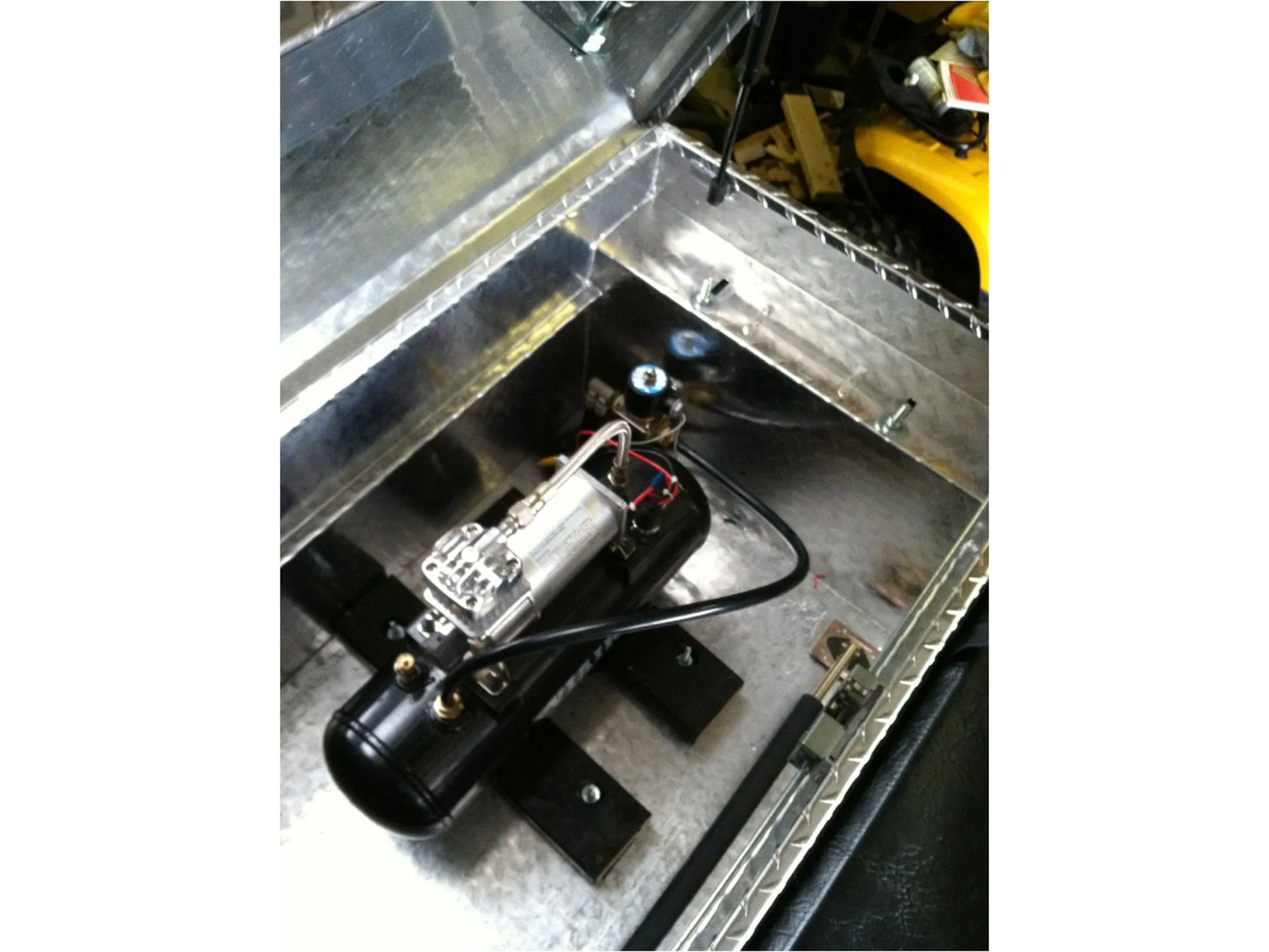 William's 2011 Ford F150 Super Cab Train Horn Install