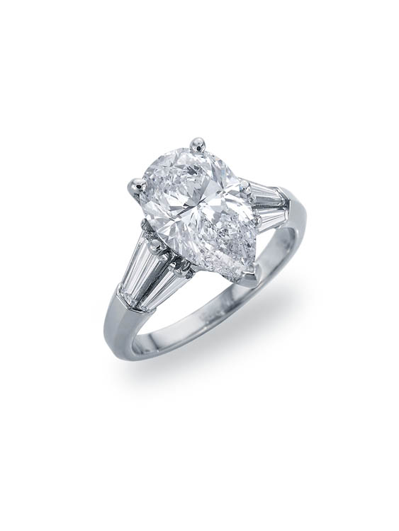 Image of pear shaped diamond engagement ring