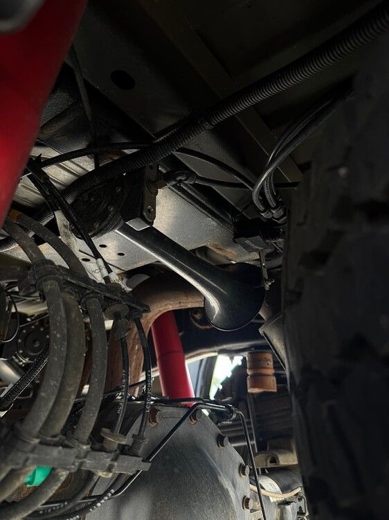 Wide shot of finished Conductor's Special train horn kit install on Bobby's 2020 Ford F350 HornBlasters gallery photo 4