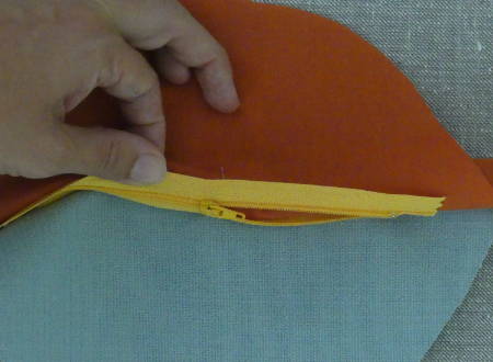 Place Zipper Between Main Fabric and Lining