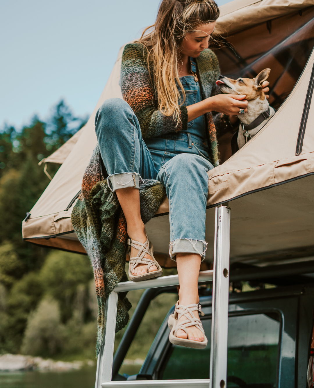 woman wearing Siena sandal