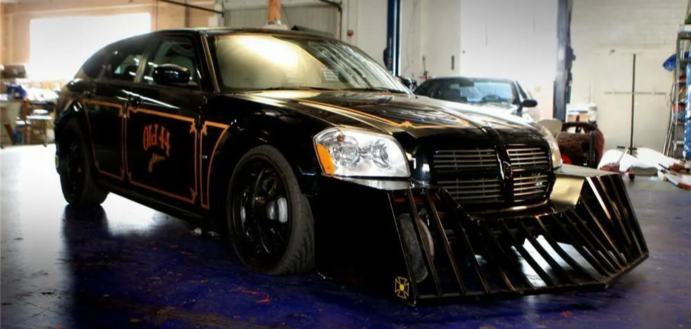 Monster Garage's 2005 Dodge Magnum Train Horn Install