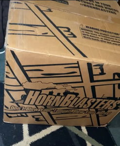 HornBlasters shipping box close-up
