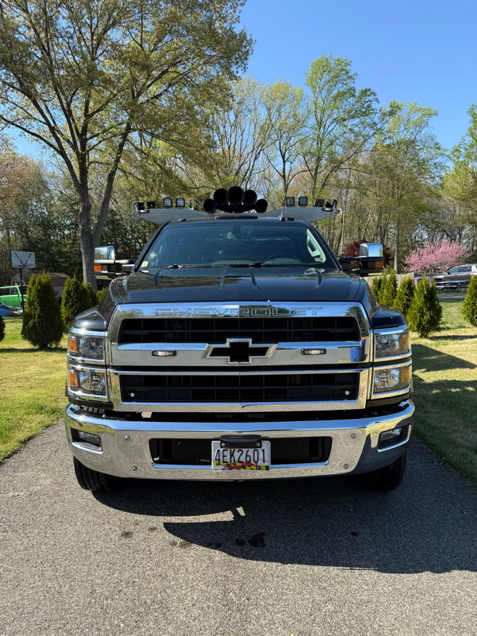 Side profile or commercial truck exterior Glenn's 2020 Chevrolet Silverado 6500HD HornBlasters Nathan K5LA setup gallery photo 3