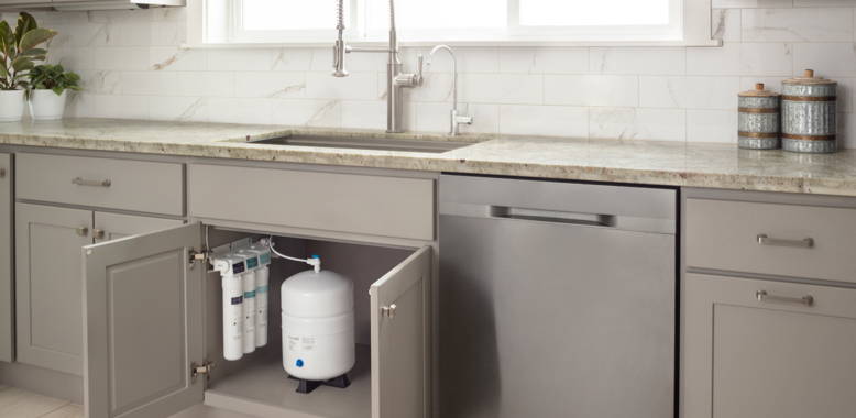 kitchen sink with water filter image