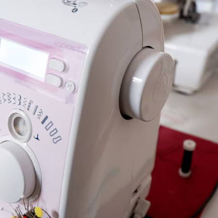 hand crank on a sewing machine