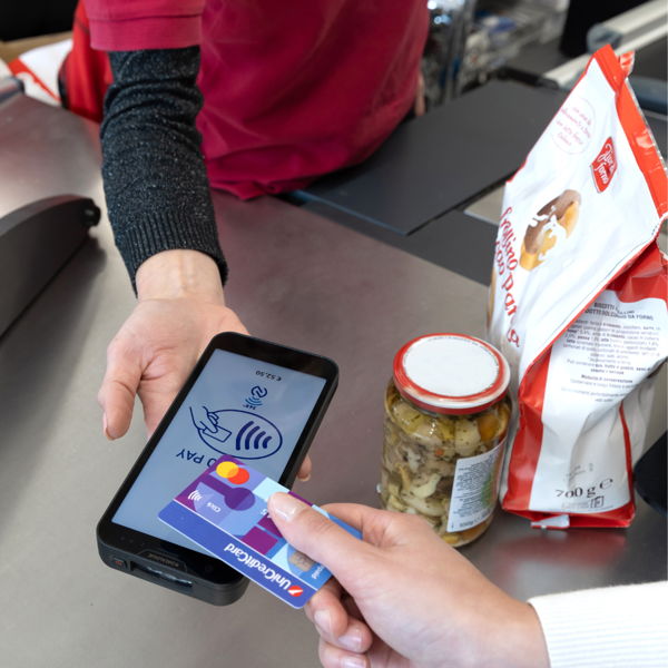 Pago con dispositivo móvil en un comercio