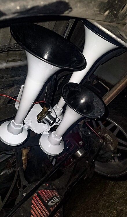 Wide shot of finished Outlaw train horn install on Kyle's 2019 Dodge RAM Bighorn 1500 HornBlasters gallery photo 4