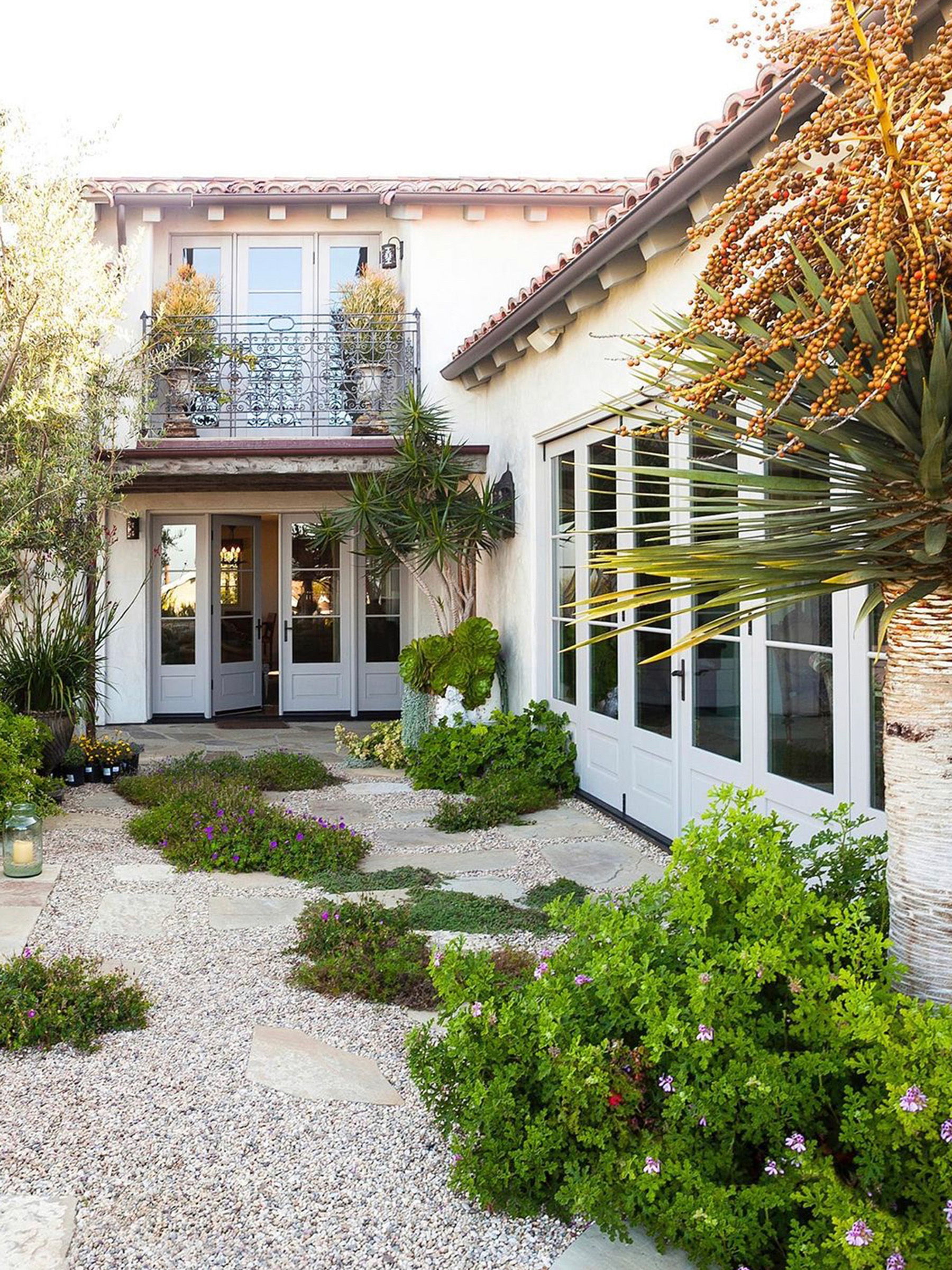 Residential Exterior Landscape + Design in Orange County – Rolling Greens