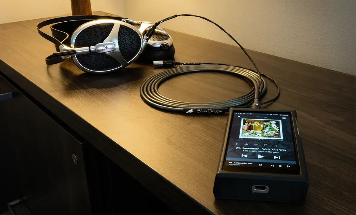 Meze Elite Headphone with Silver Dragon cable and DAP